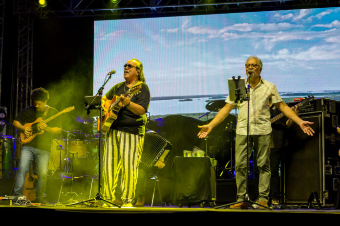 Lenine encanta público no MS ao Vivo com sucessos antigos e novos em Campo Grande